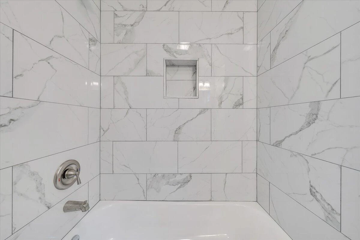 909 Highland AVE SE - Photo 23