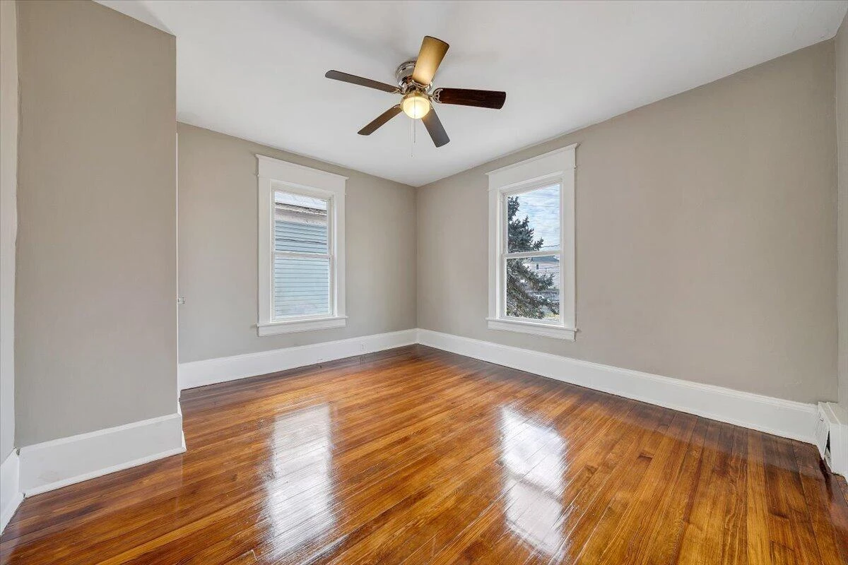 909 Highland AVE SE - Photo 27
