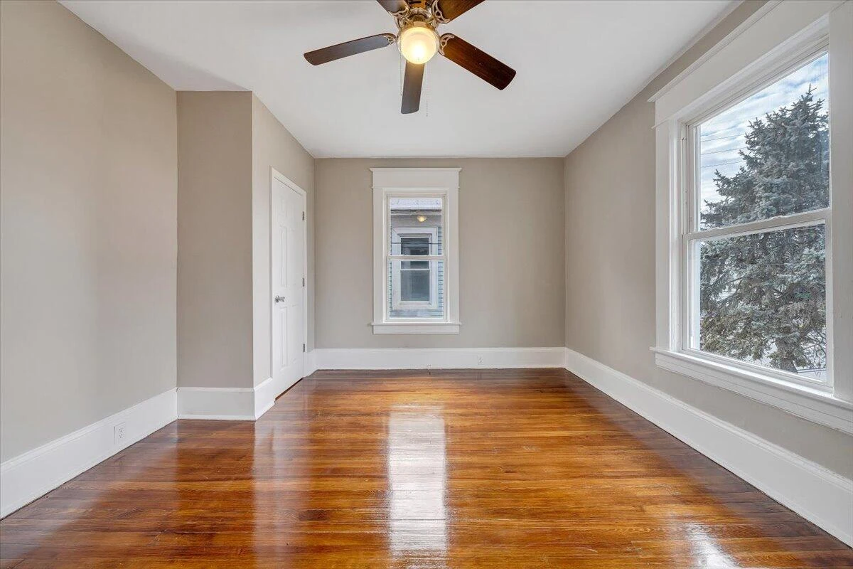 909 Highland AVE SE - Photo 28