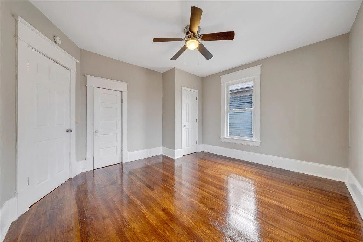 909 Highland AVE SE - Photo 29