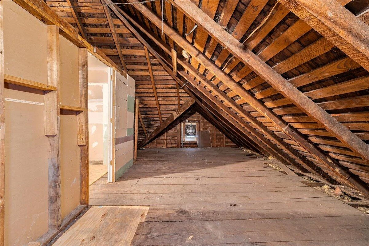 909 Highland AVE SE - Photo 36