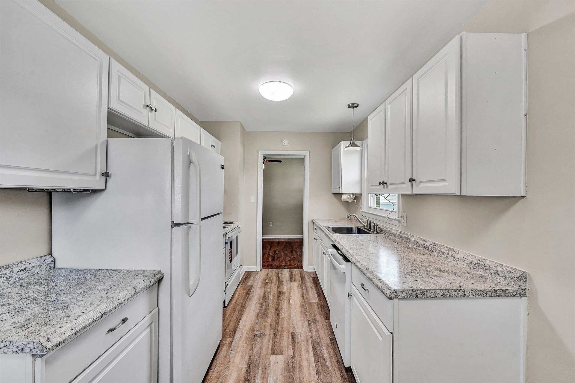 723 Fenwick DR - Photo 8