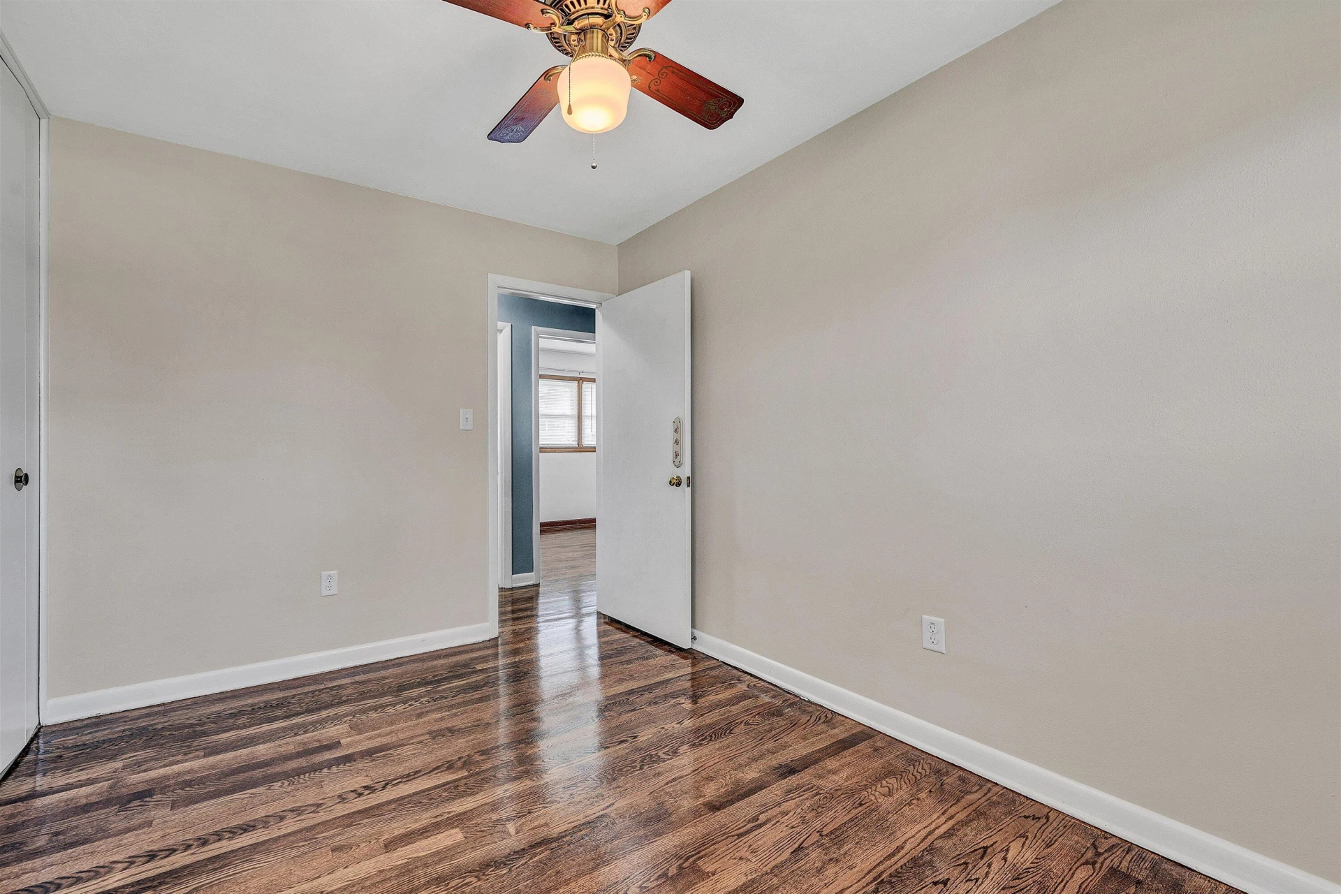 723 Fenwick DR - Photo 13