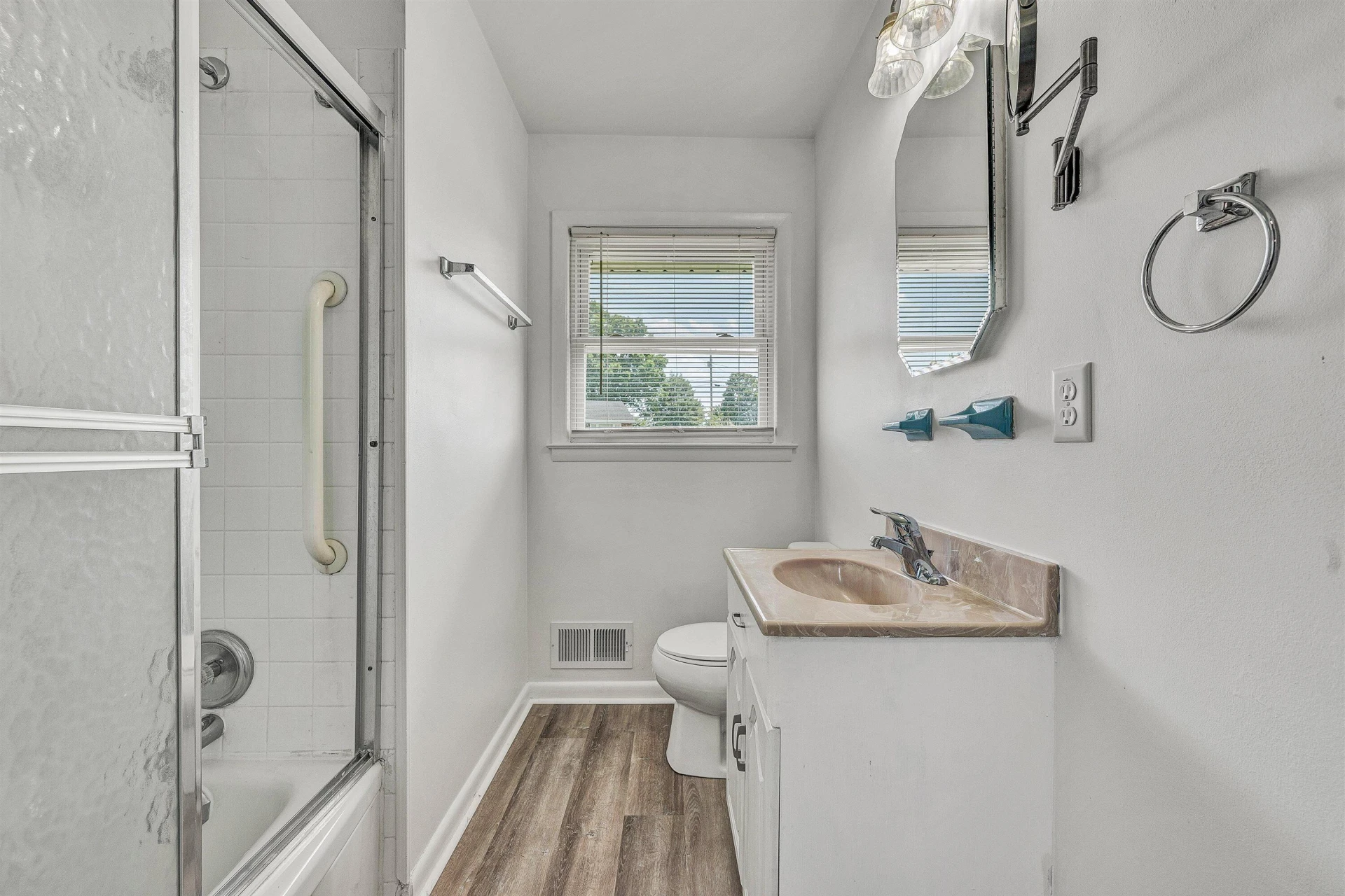 723 Fenwick DR - Photo 15