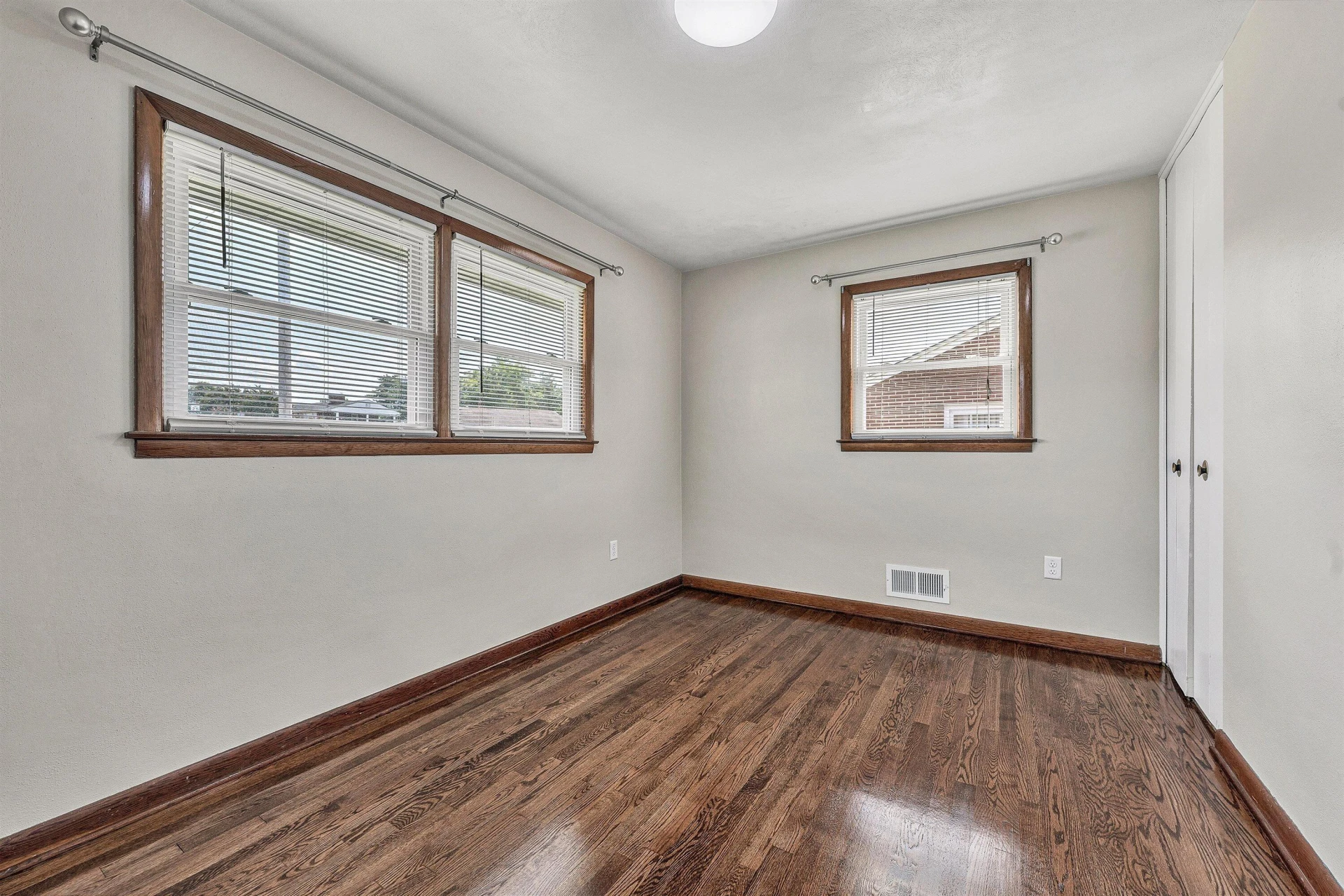 723 Fenwick DR - Photo 16