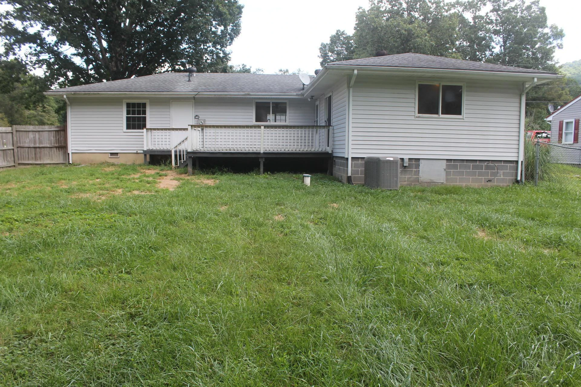 114 Cliffview DR - Photo 4