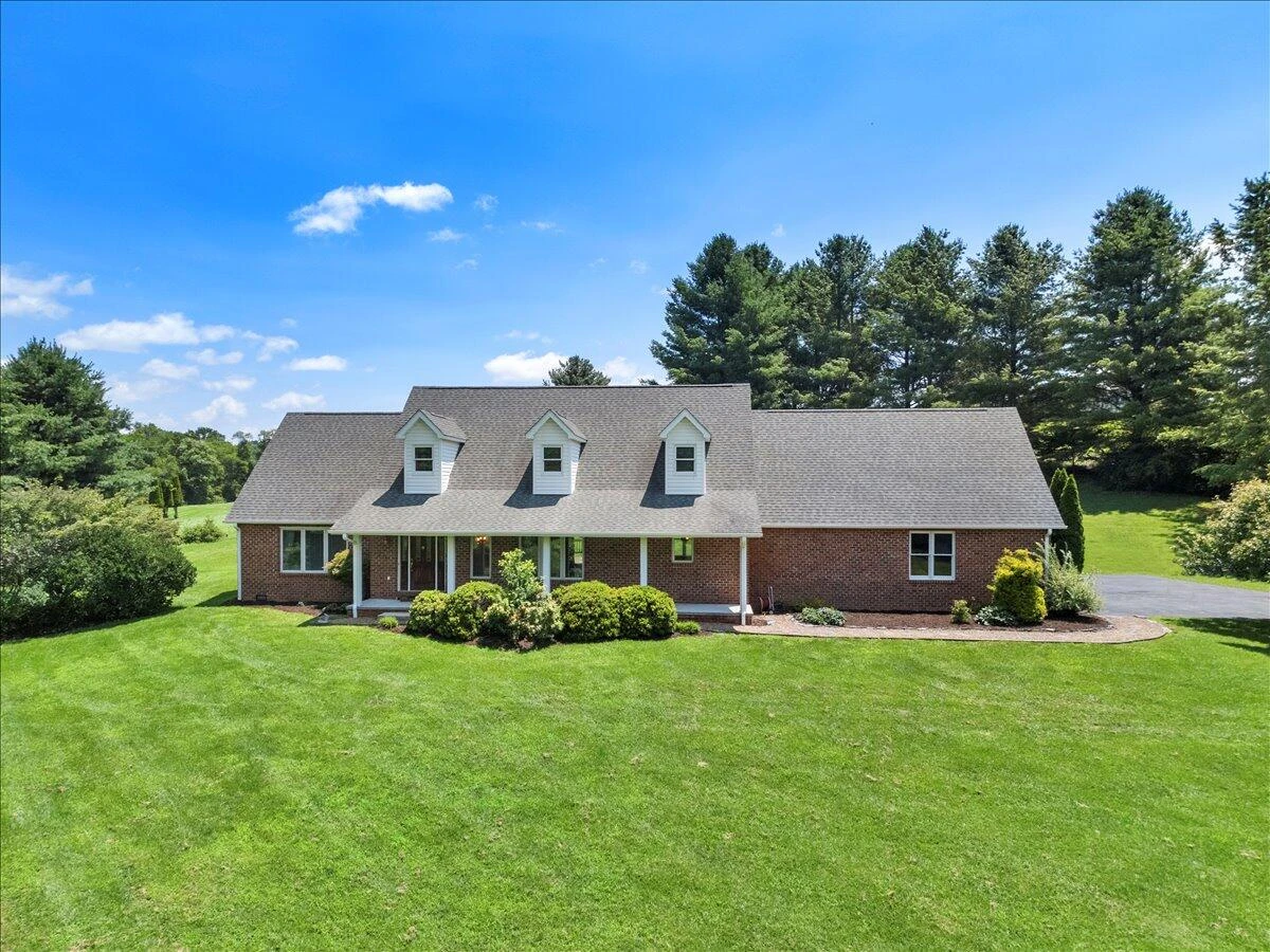 209 Phlegar Hill RD NE