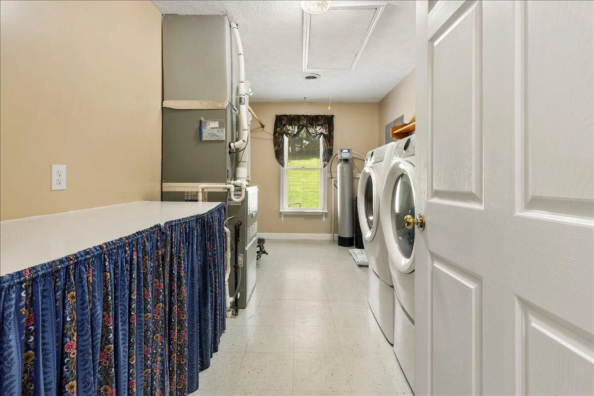 209 Phlegar Hill RD NE - Photo 36
