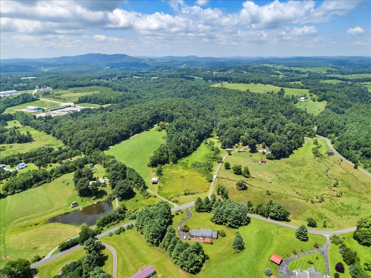 209 Phlegar Hill RD NE - Photo 65