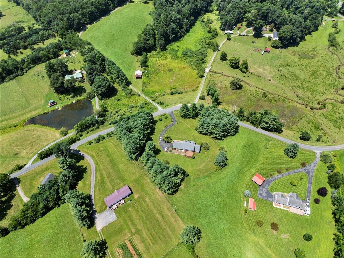 209 Phlegar Hill RD NE - Photo 66