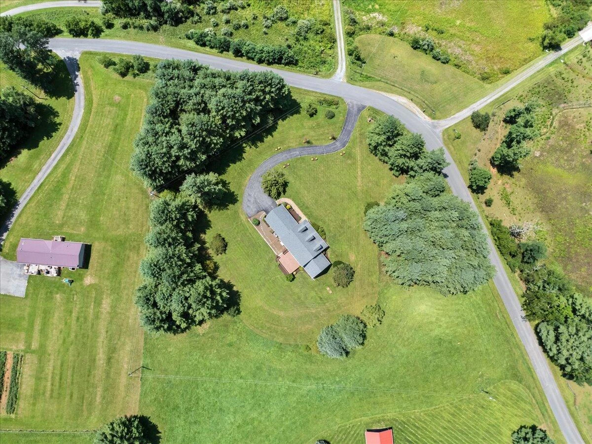 209 Phlegar Hill RD NE - Photo 70