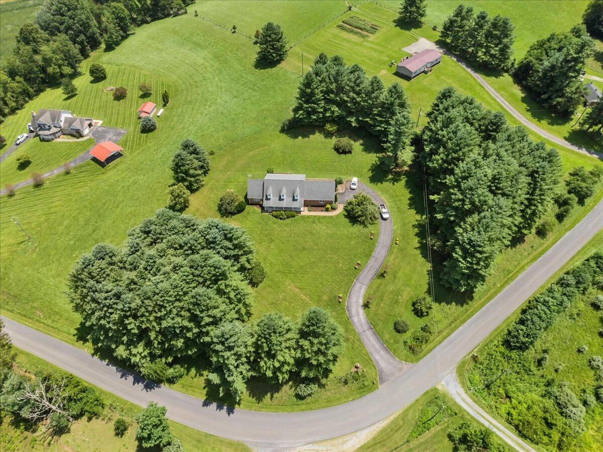 209 Phlegar Hill RD NE - Photo 75