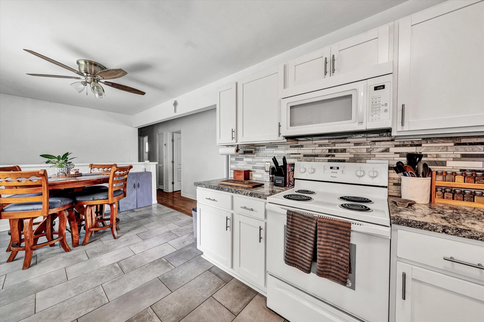 3820 WILMONT AVE NW - Photo 8