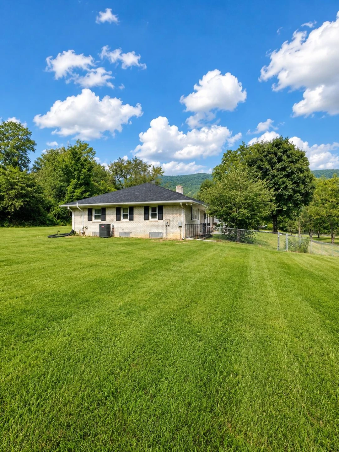 2119 Evergreen RD - Photo 35