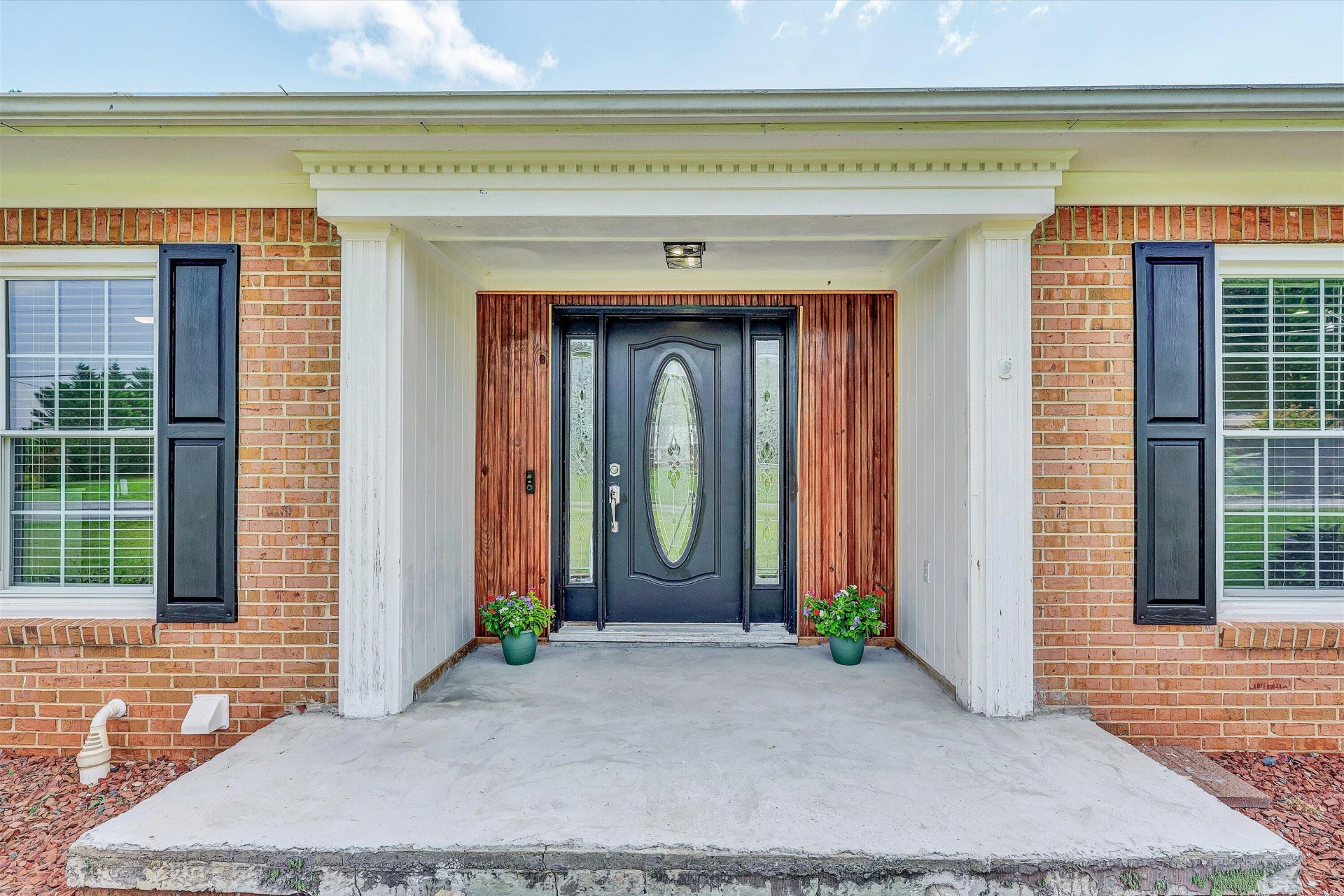 400 Redwood RD - Photo 3
