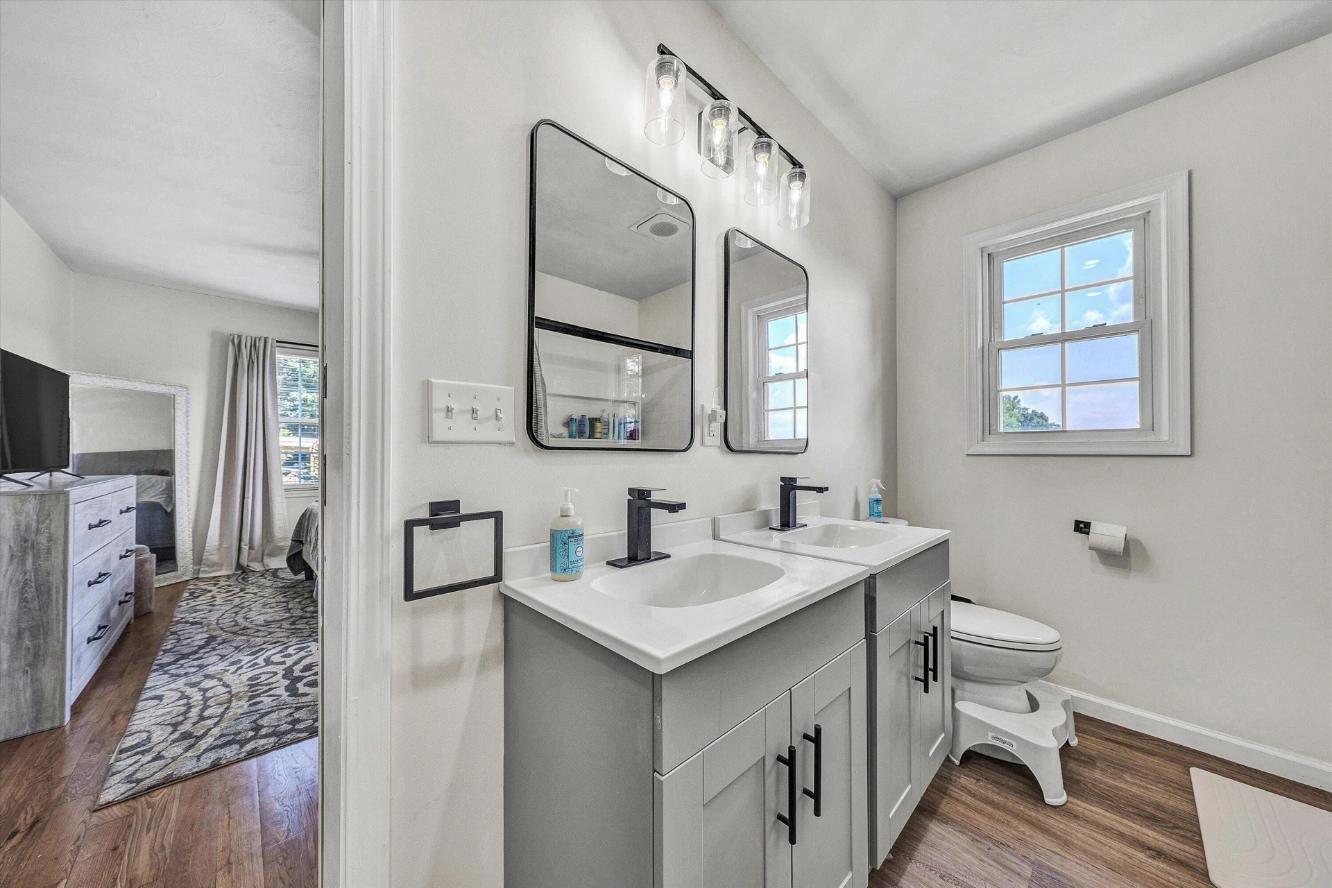 400 Redwood RD - Photo 10