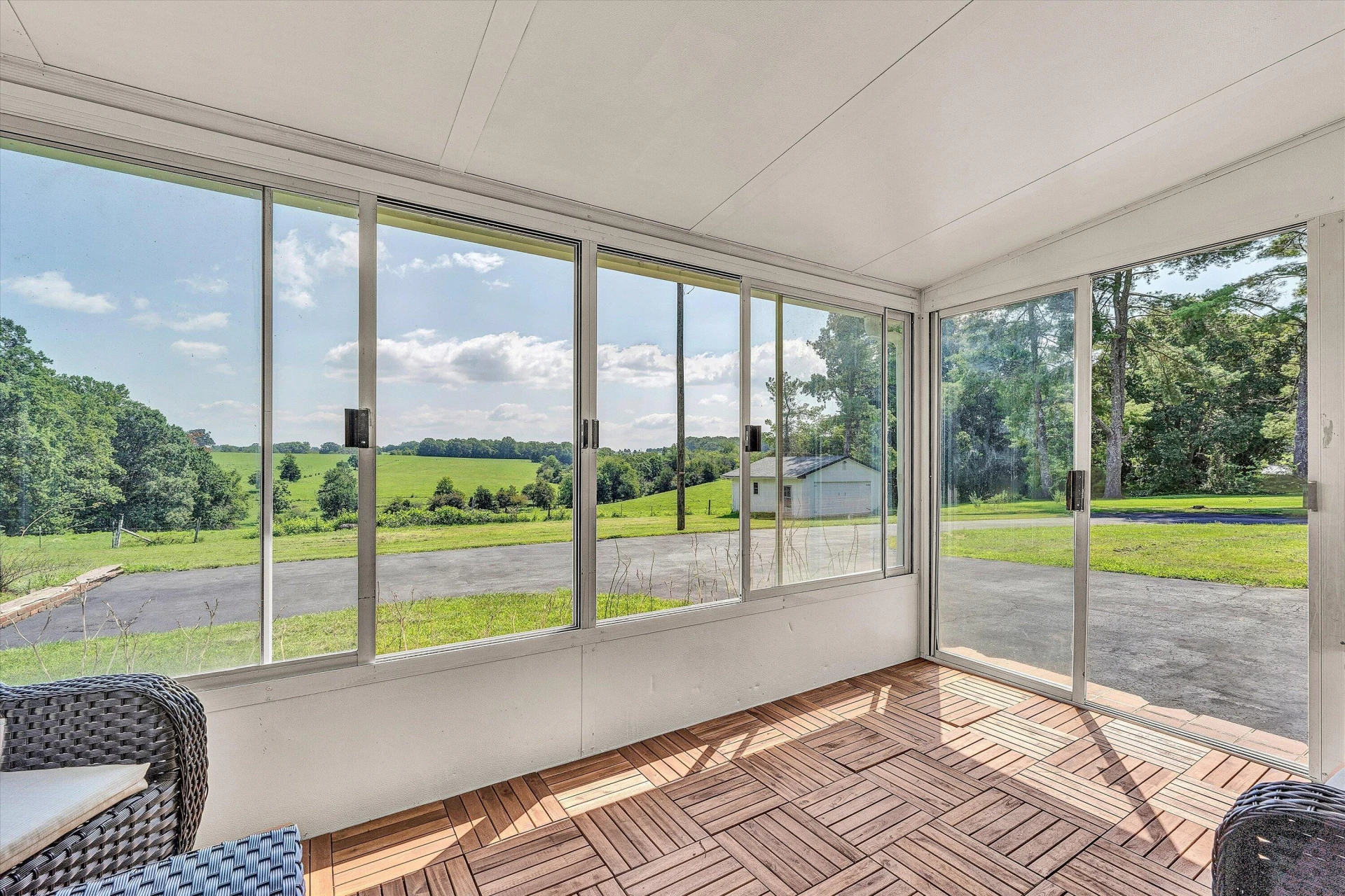 400 Redwood RD - Photo 18