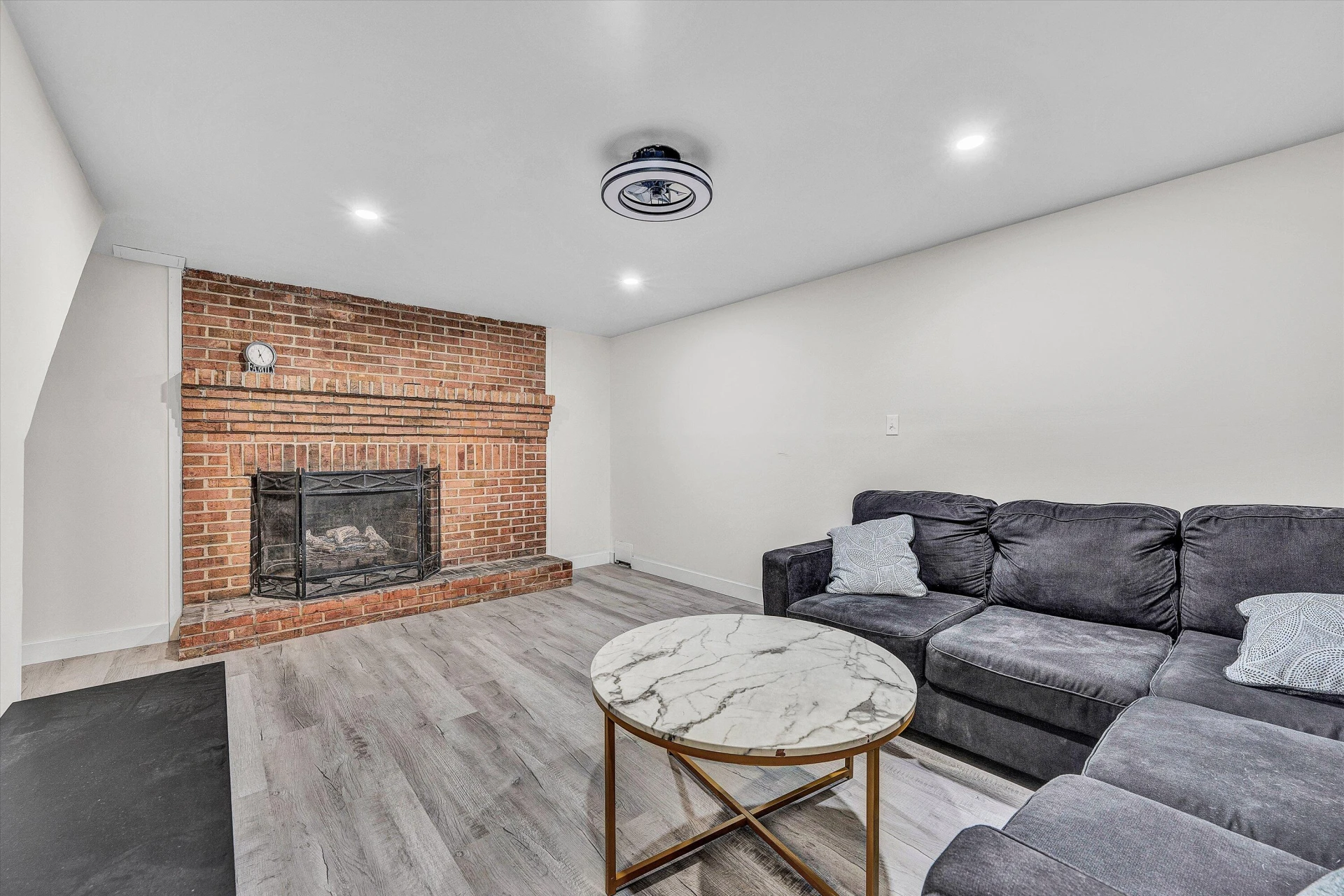 400 Redwood RD - Photo 22