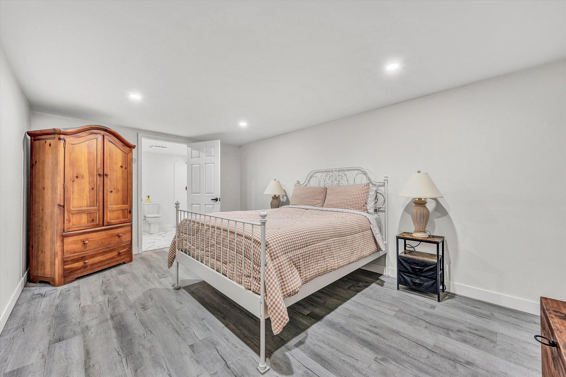 400 Redwood RD - Photo 24