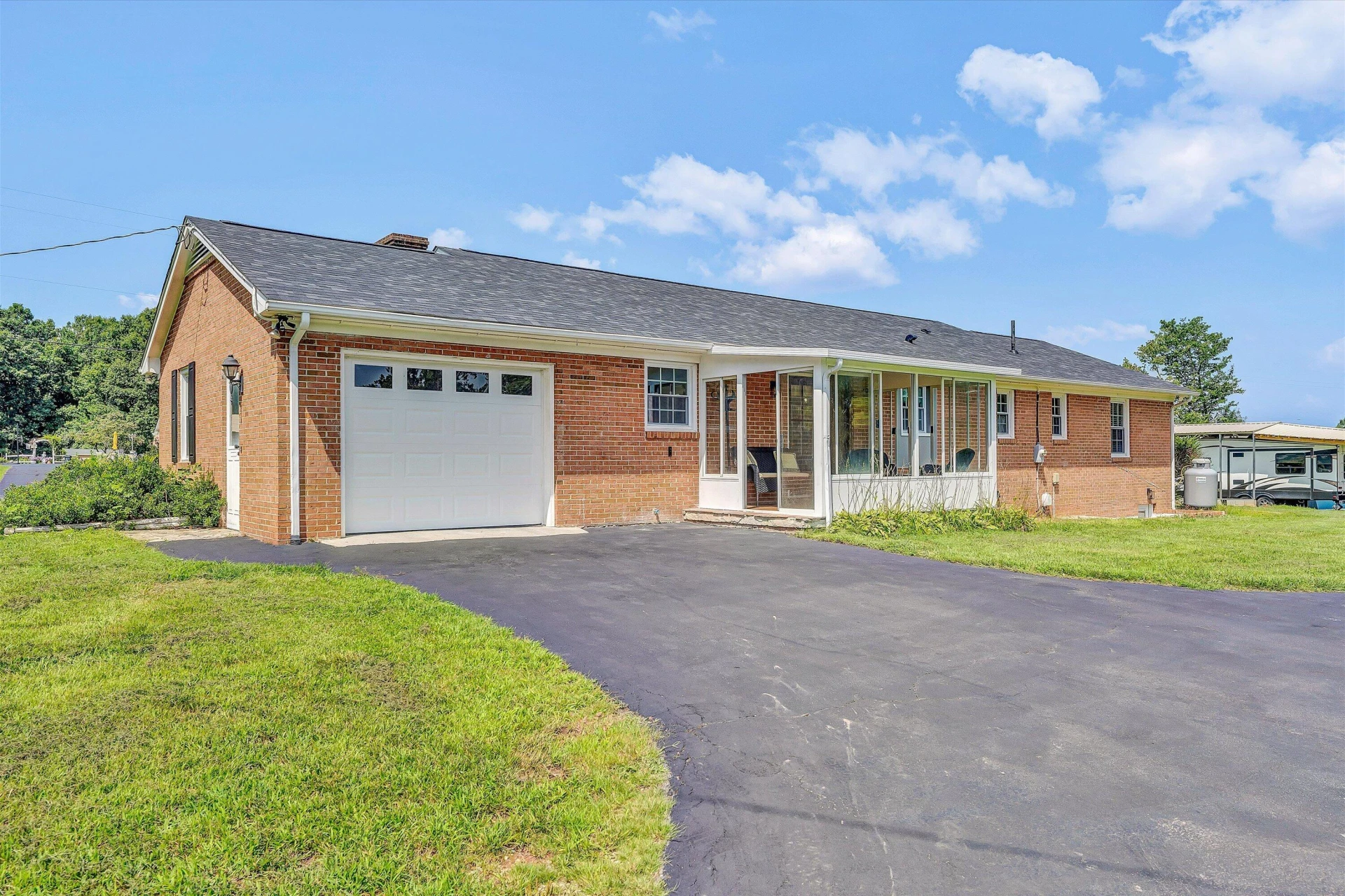 400 Redwood RD - Photo 31