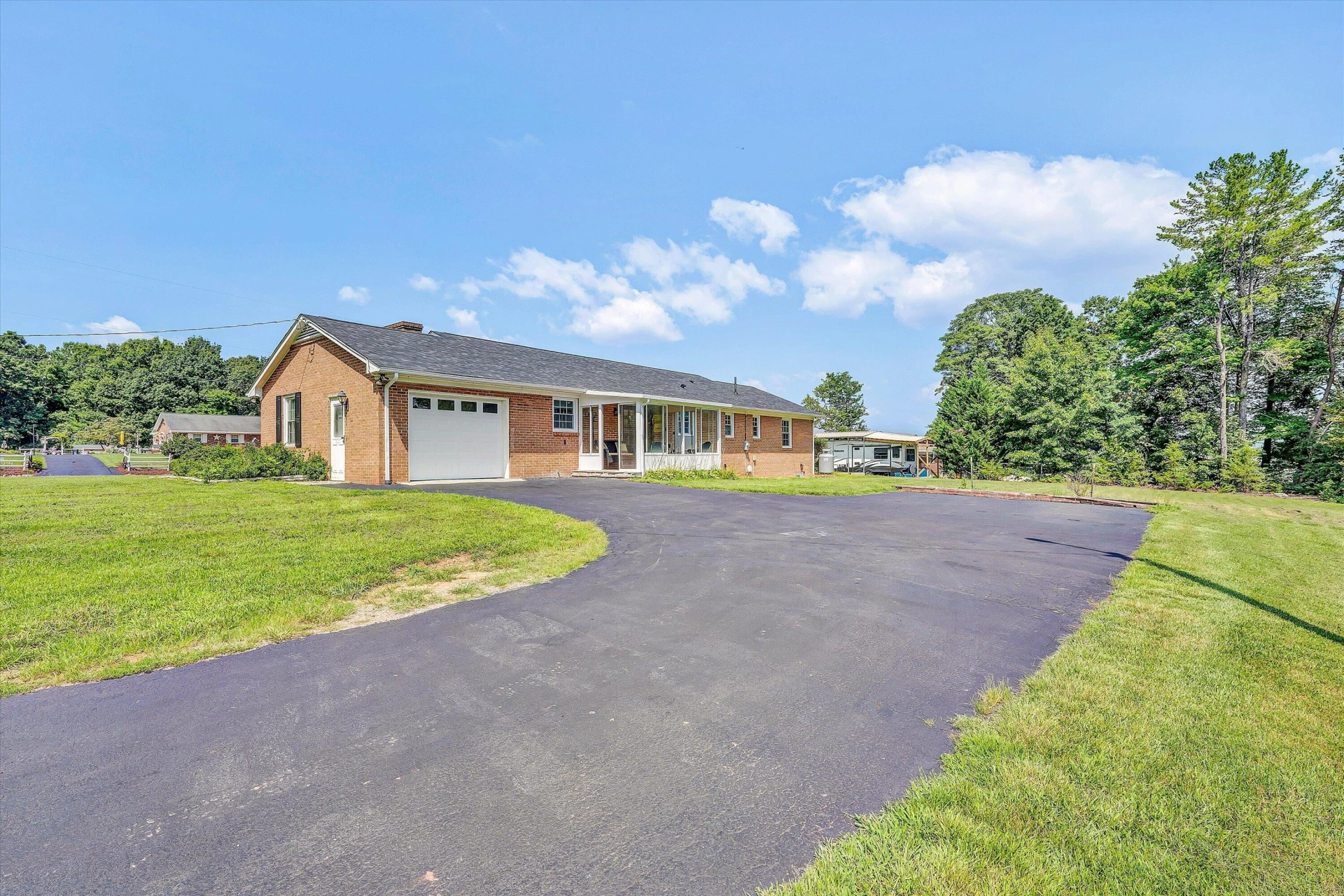 400 Redwood RD - Photo 32