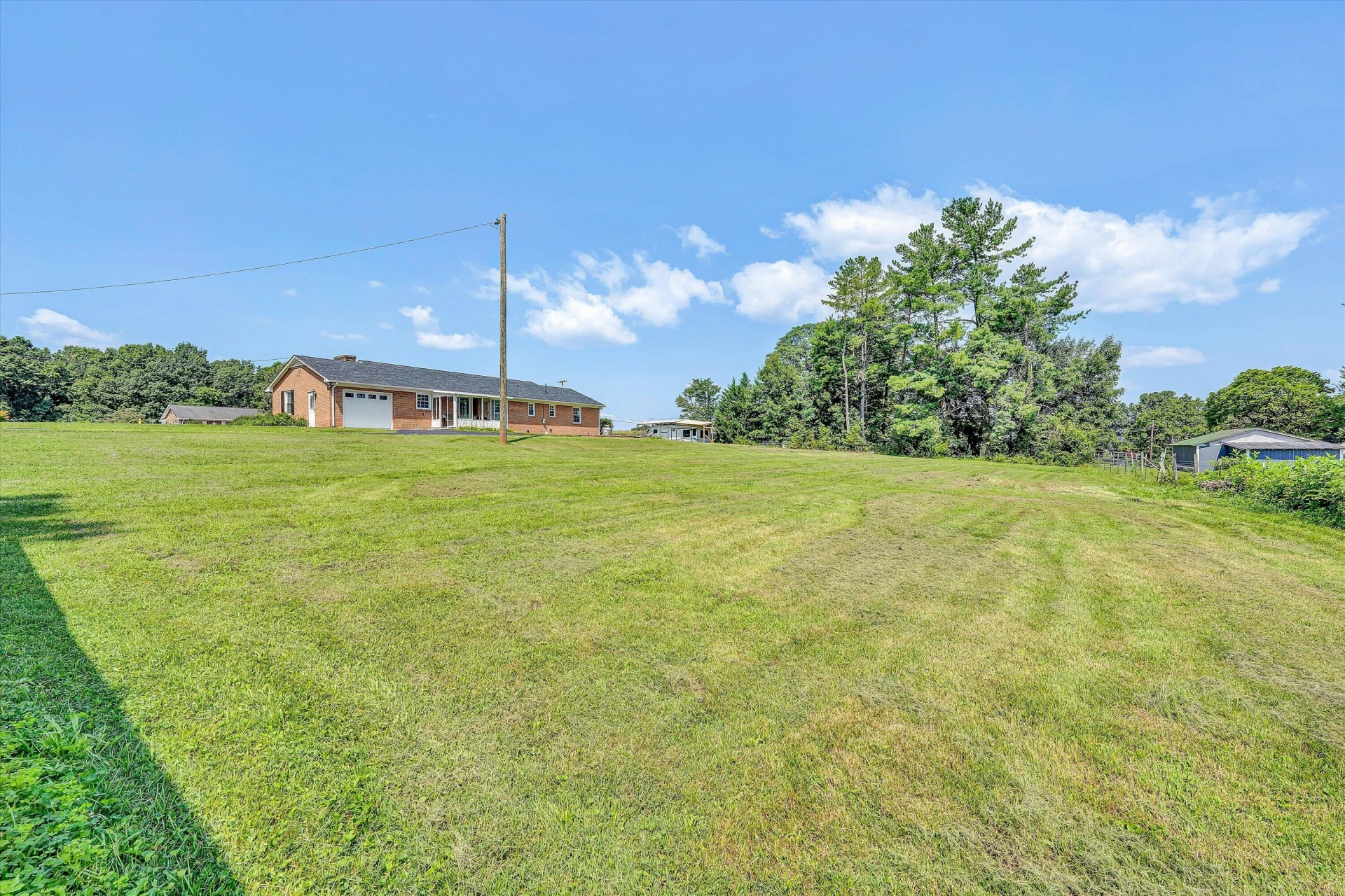 400 Redwood RD - Photo 33