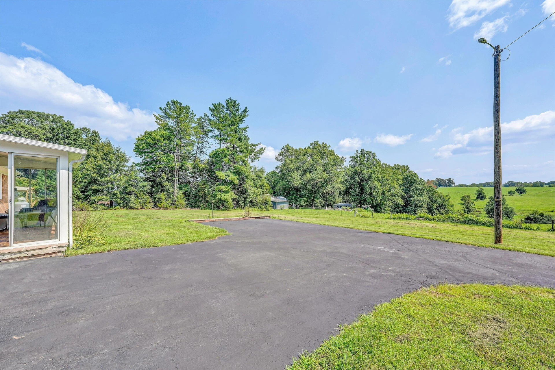 400 Redwood RD - Photo 34