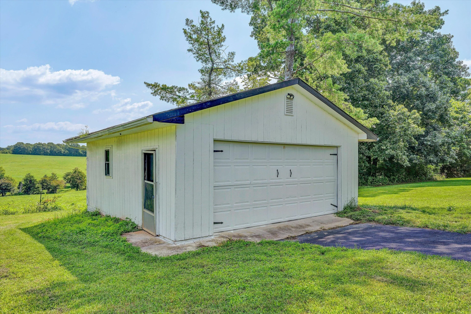 400 Redwood RD - Photo 35