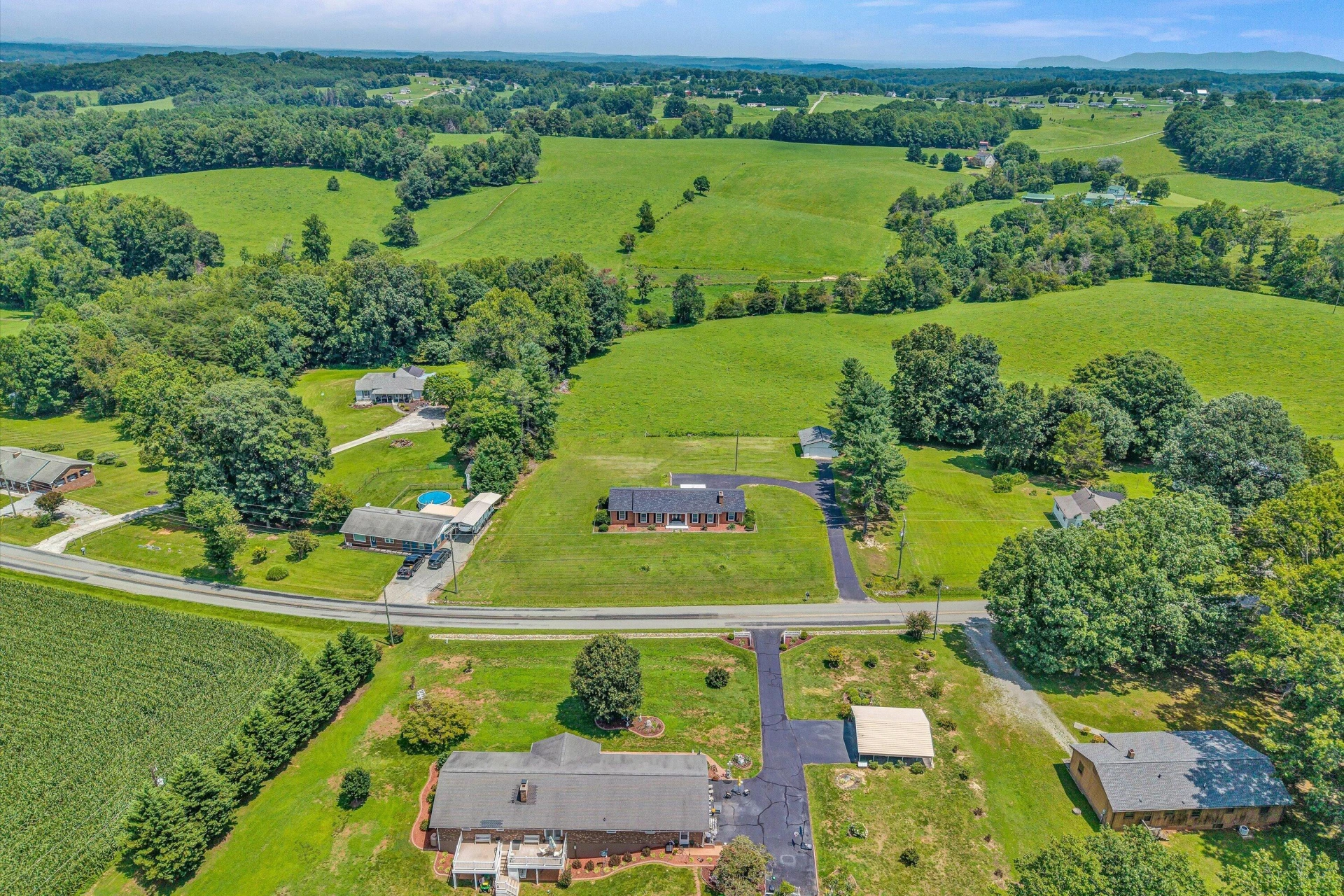 400 Redwood RD - Photo 40