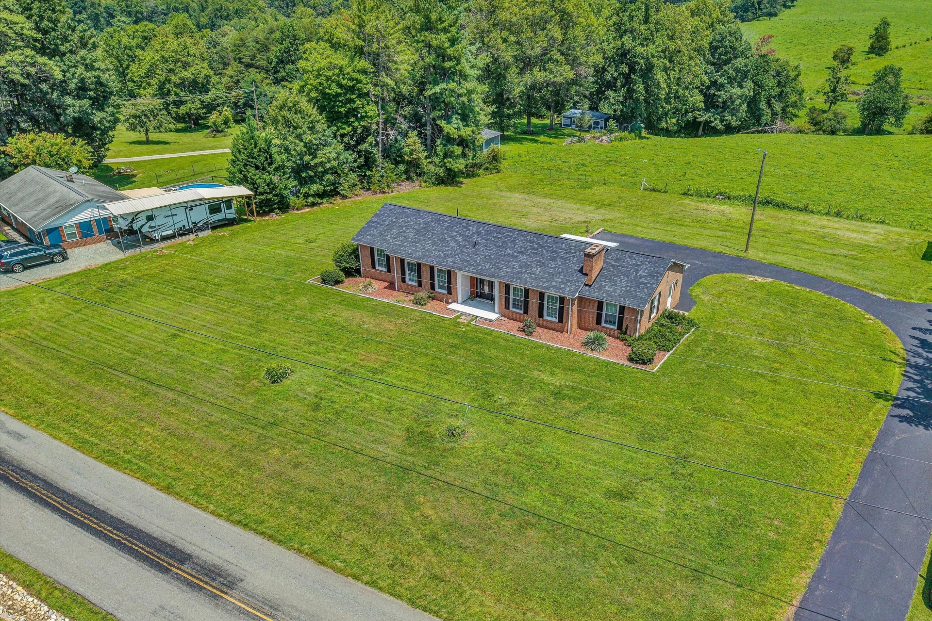 400 Redwood RD - Photo 43