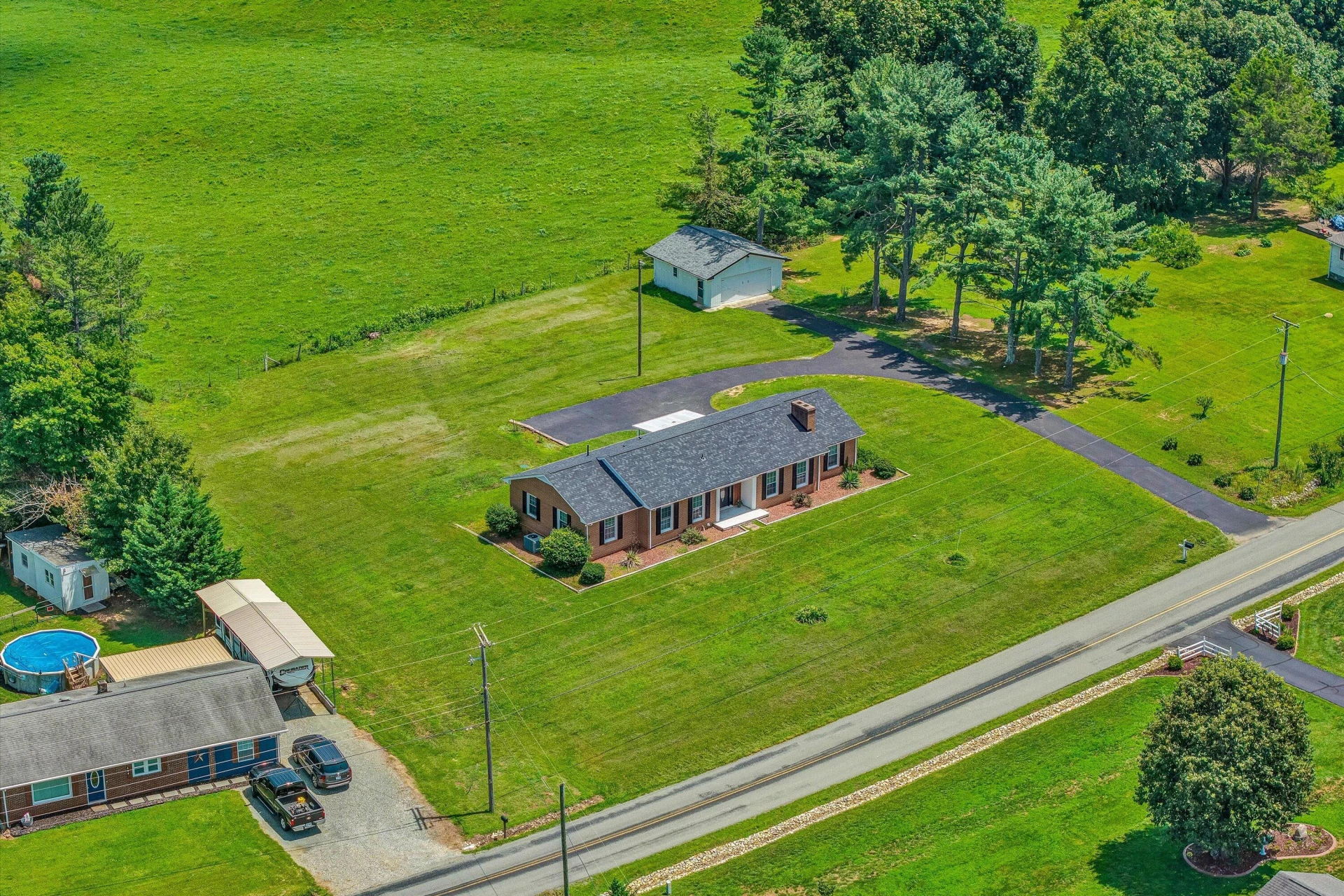 400 Redwood RD - Photo 44