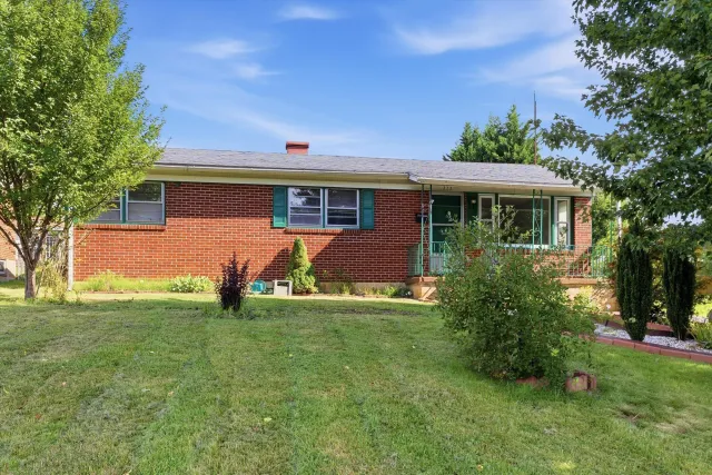 222 E Gordon ST, Covington, VA, 24426