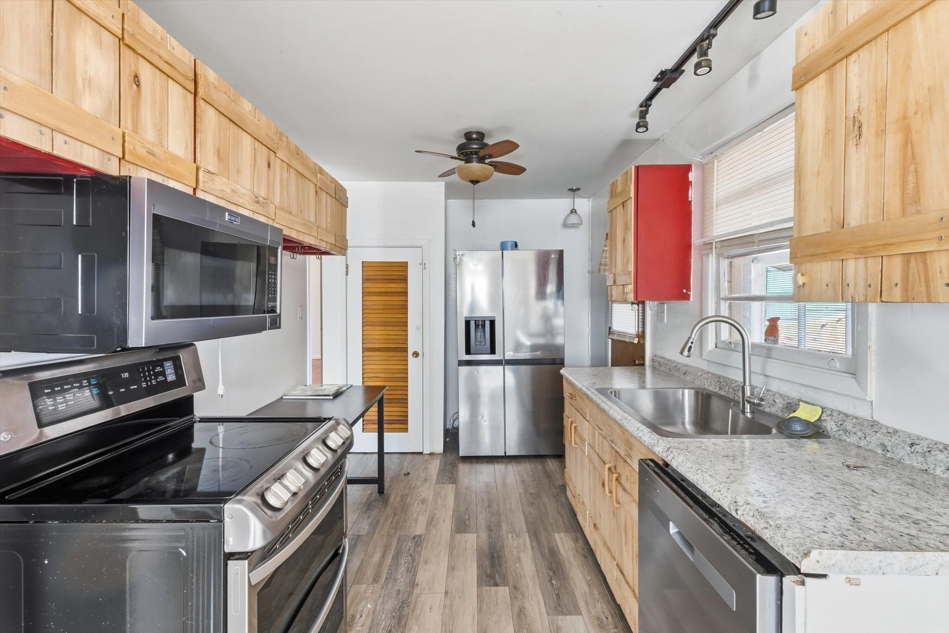 222 E Gordon ST - Photo 8