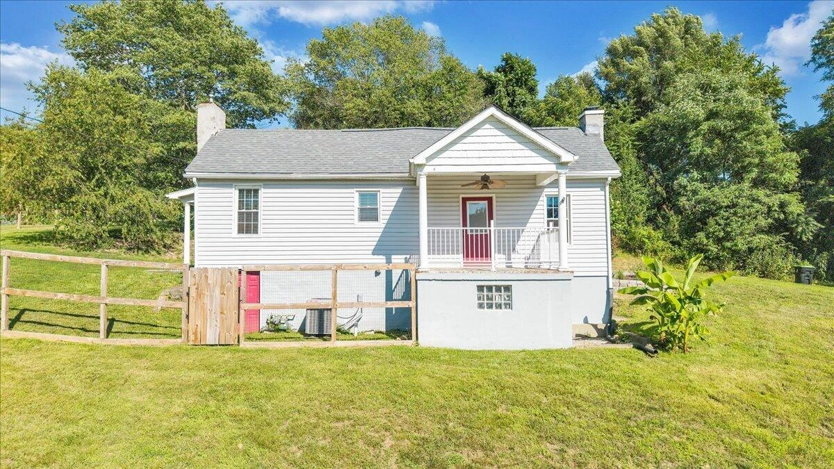 2812 Webster RD