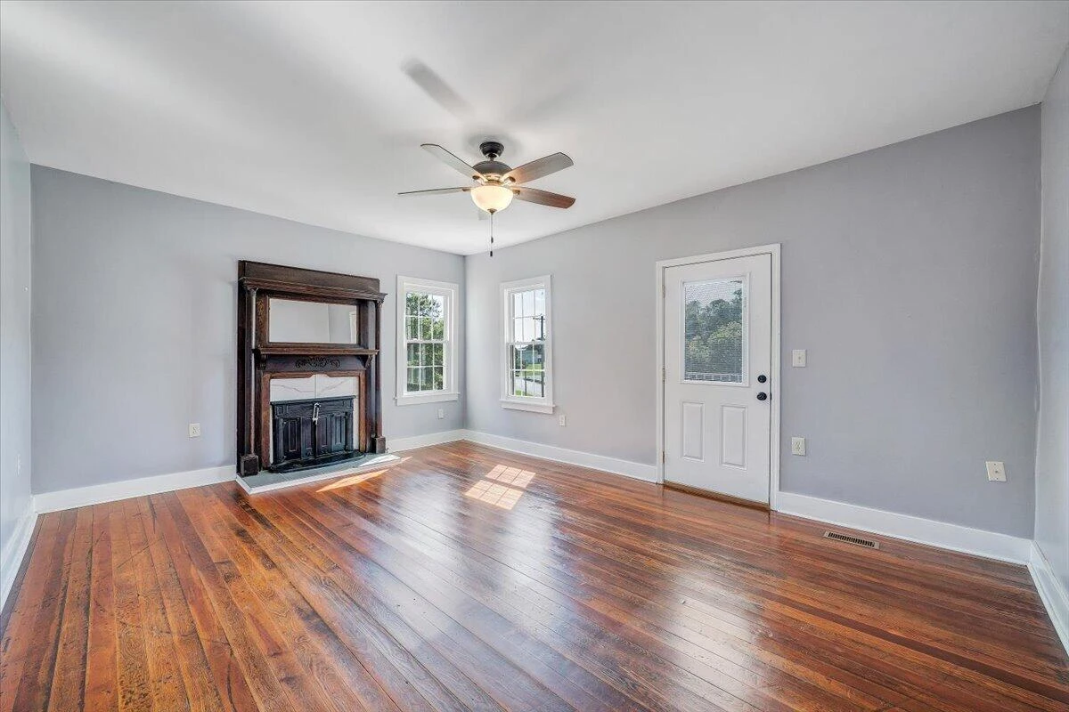 2812 Webster RD - Photo 4
