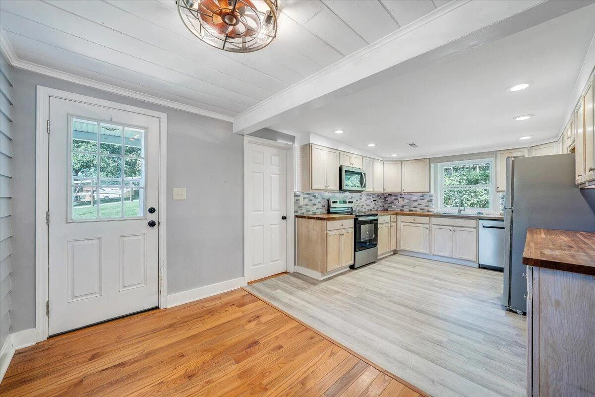 2812 Webster RD - Photo 8