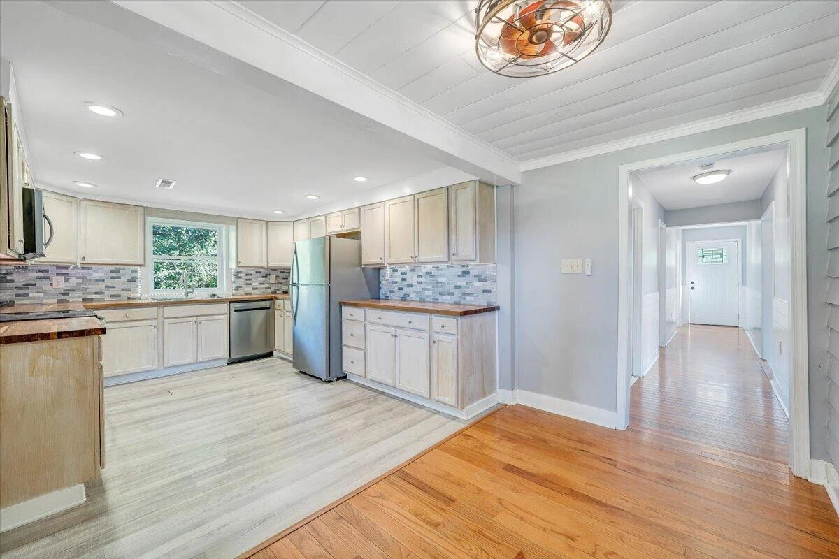 2812 Webster RD - Photo 9