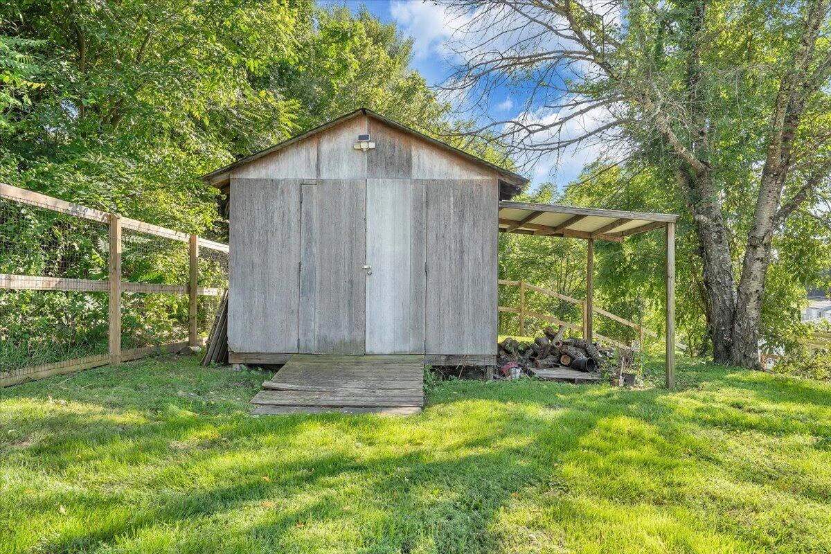 2812 Webster RD - Photo 36