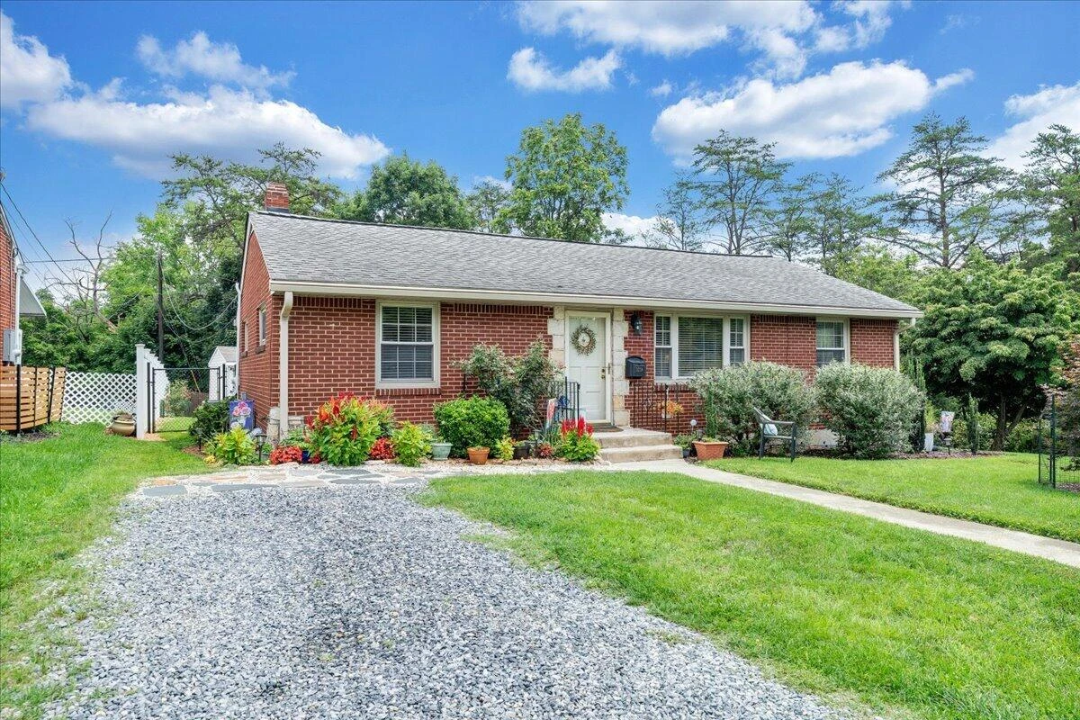 3238 Brandywine AVE - Photo 2