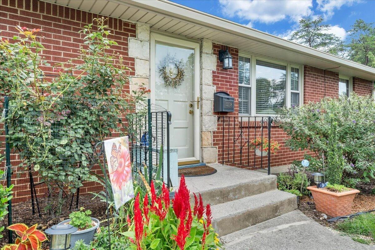 3238 Brandywine AVE - Photo 4
