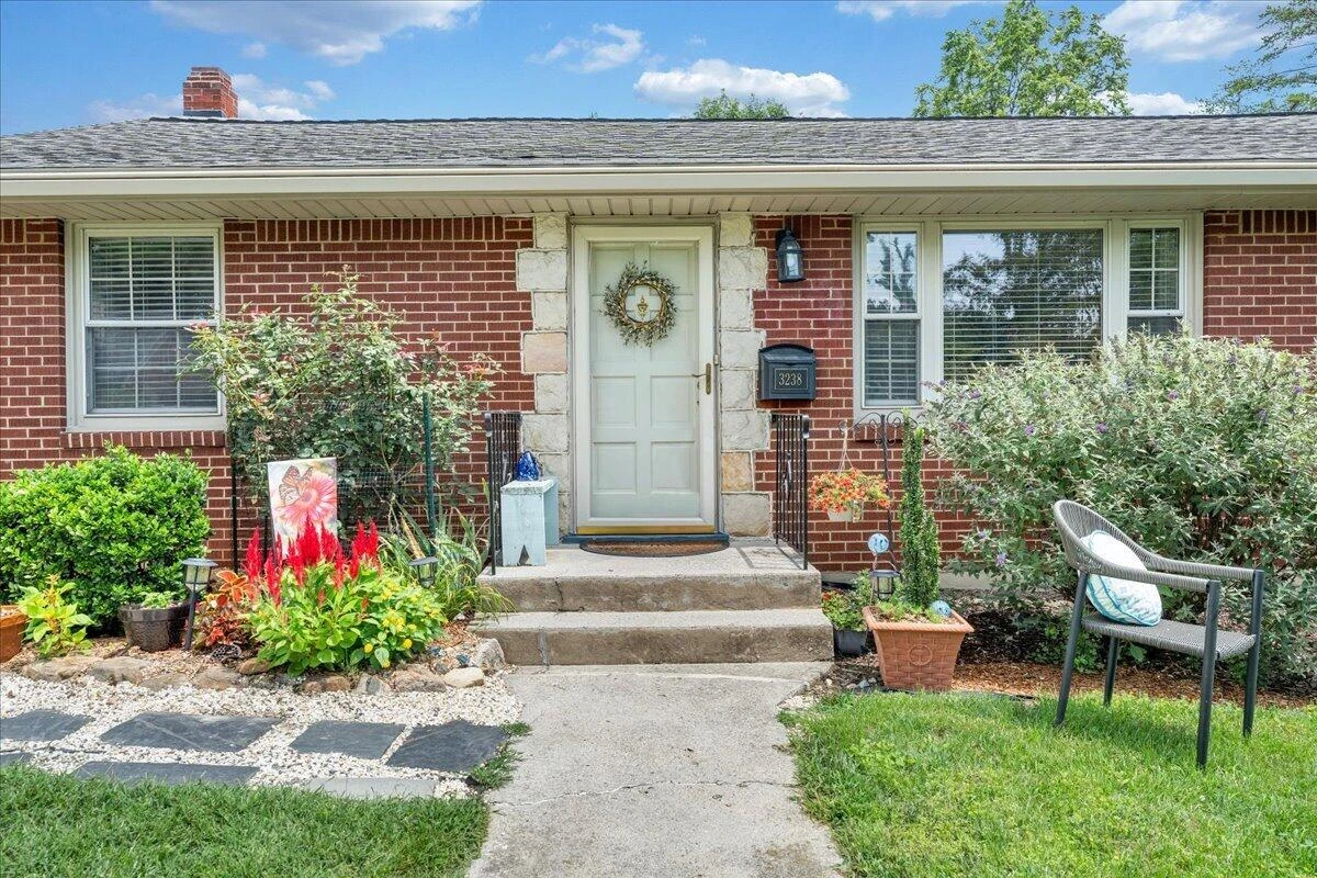 3238 Brandywine AVE - Photo 5