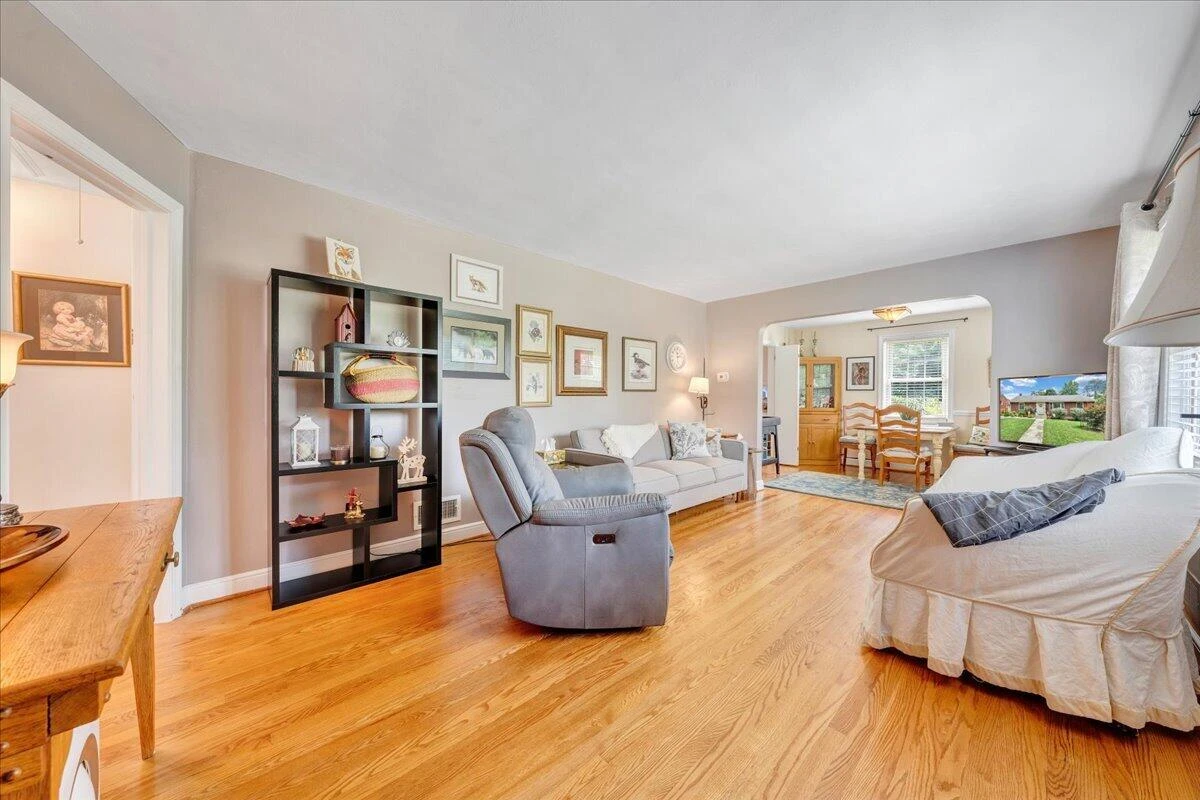 3238 Brandywine AVE - Photo 6