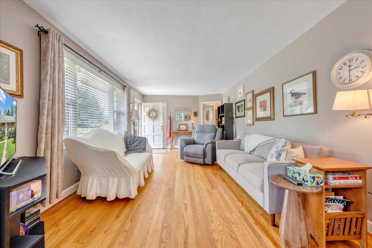 3238 Brandywine AVE - Photo 9