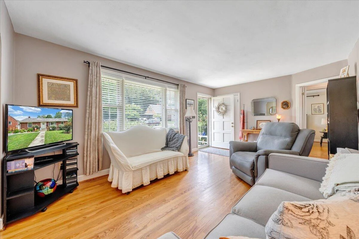3238 Brandywine AVE - Photo 10
