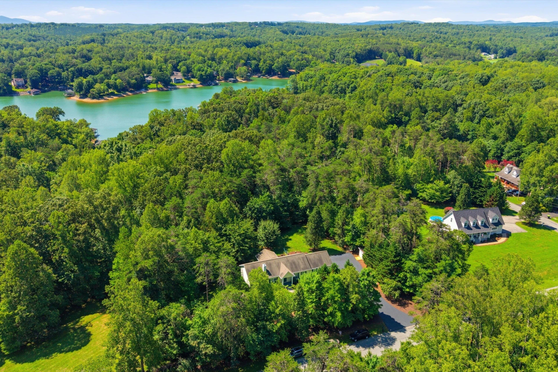 2340 Lakewood Forest RD - Photo 2