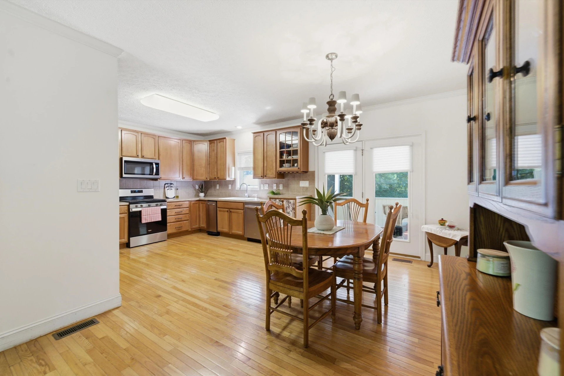2340 Lakewood Forest RD - Photo 4