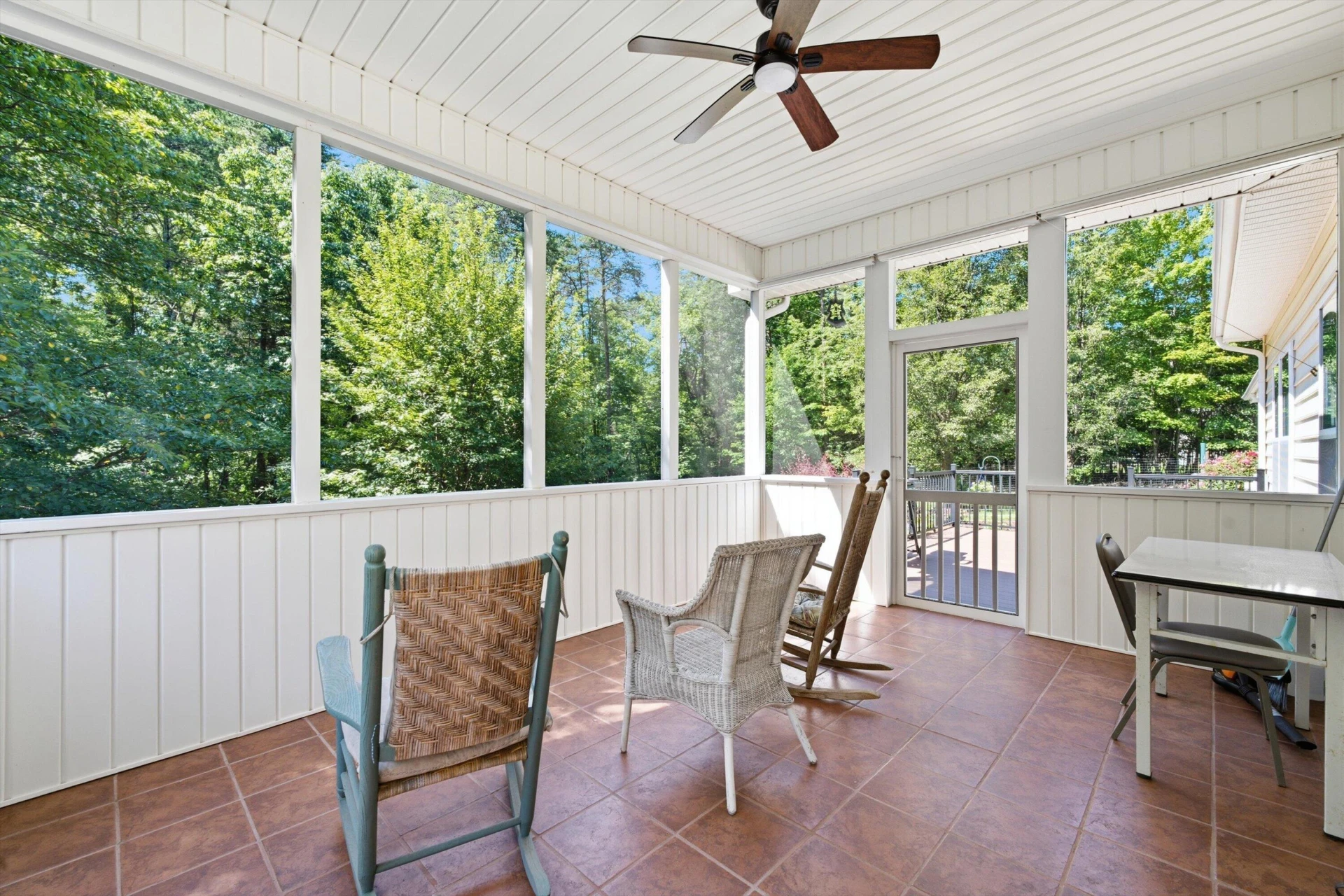 2340 Lakewood Forest RD - Photo 18