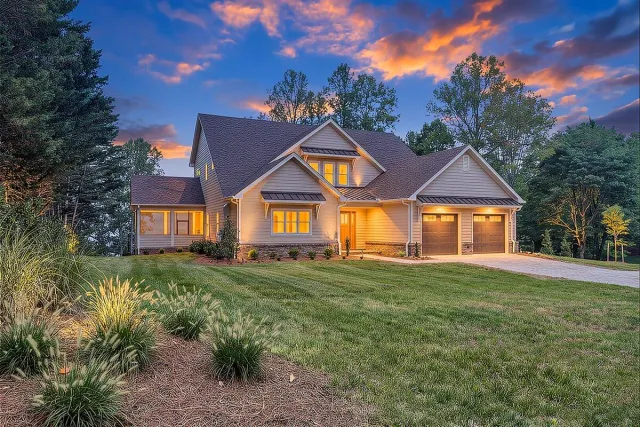 51 Island View DR, Penhook, VA, 24137