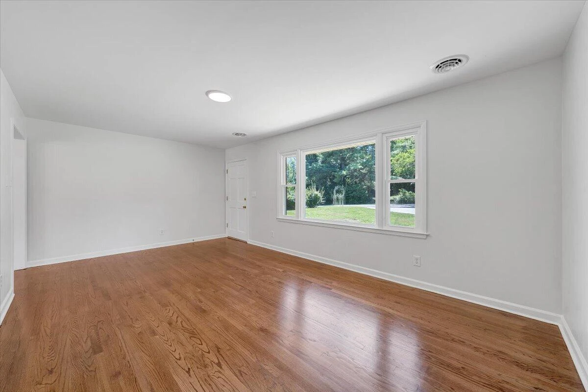 1002 Green Meadows Rd RD - Photo 4
