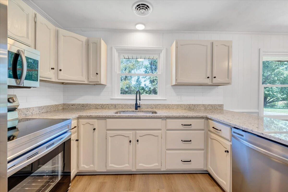 1002 Green Meadows Rd RD - Photo 10